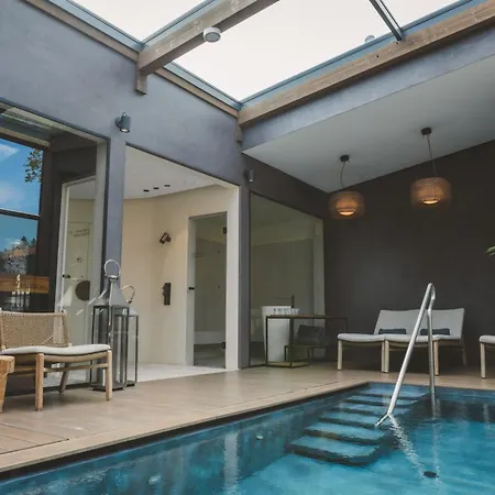 Frost Boutique 4* Parnawa